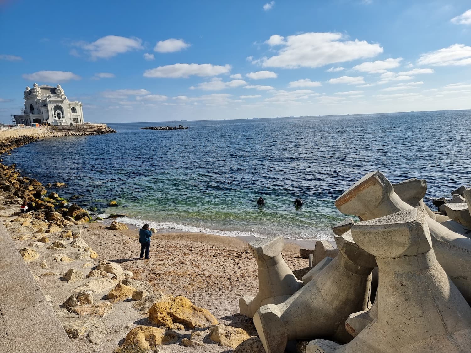 picture of divers at the Constanta Casino